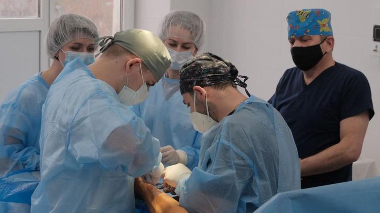 Медики Невинномысска провели уникальную операцию