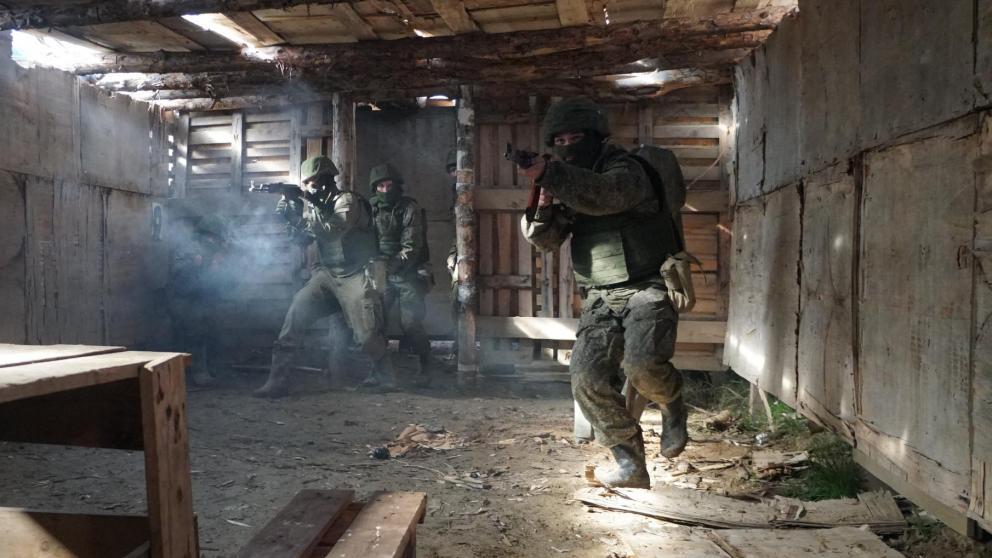 Военнослужащие ЮВО отработали штурм опорного пункта и блиндажа на полигоне