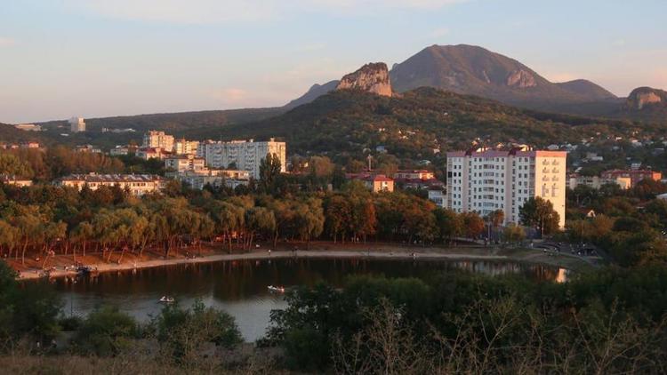 Водолазы очистят городское озеро в Железноводске