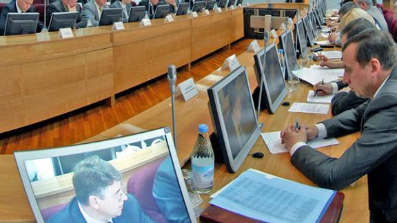 Чиновники займутся формированием электронных баз данных