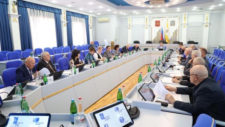 Дума Ставрополья: на совете старейшин говорили о досуге пожилых