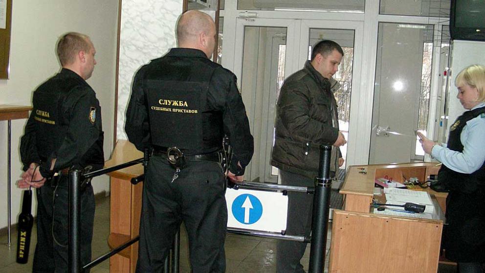 Зачем странные люди рвутся в суды и другие инстанции, нарушая правила?