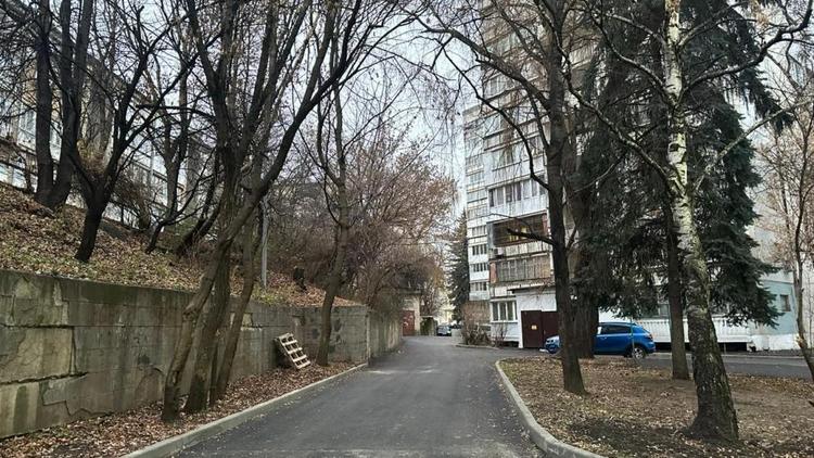 В Кисловодске благоустраивают дворовые территории