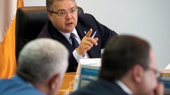 В. Владимиров поручил пересмотреть нормативы определения начальных закупочных цен на аукционах