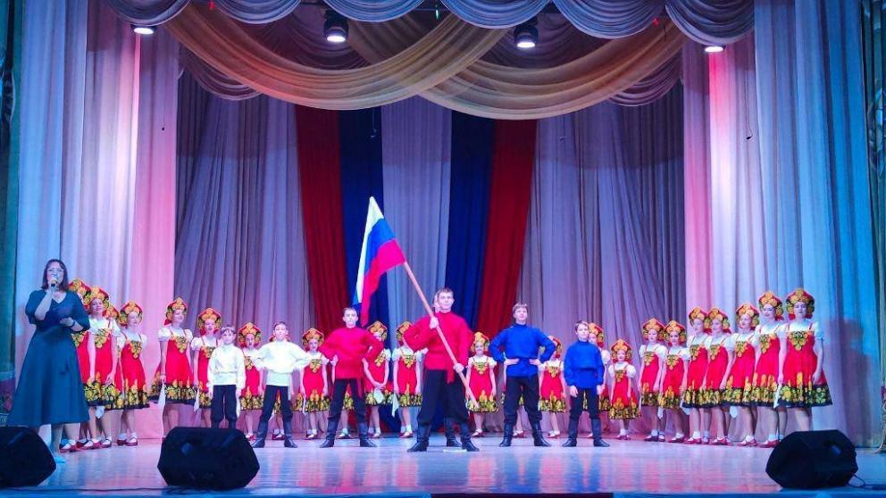 В посёлке Солнечнодольске состоялся концерт в поддержку участников СВО