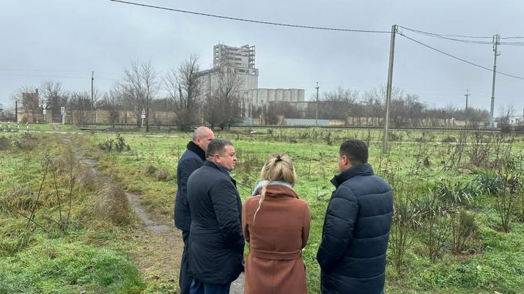 Партийный десант «Единой России» взял ряд проблем в Советском округе Ставрополья на контроль