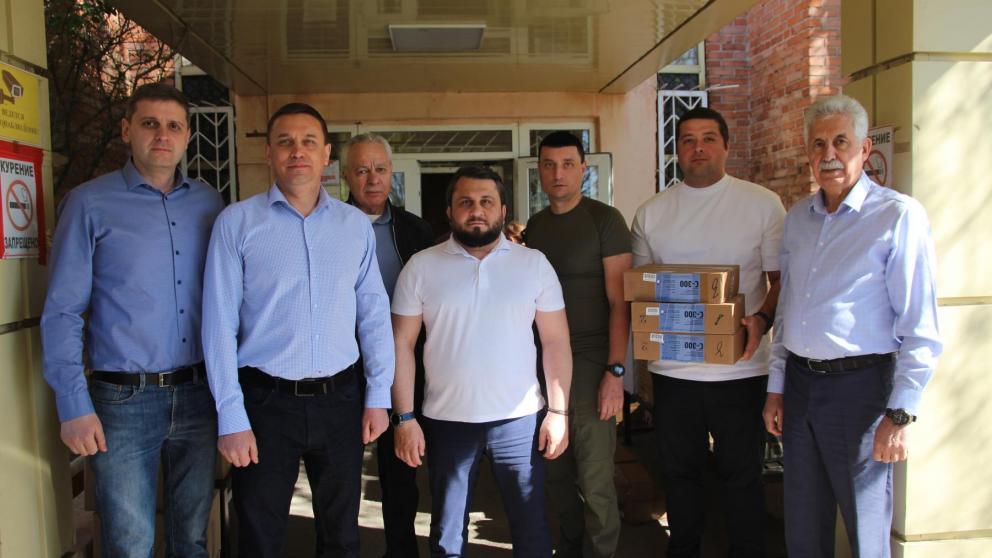 Ставропольцам в Луганском госпитале передали груз с пасхальными куличами