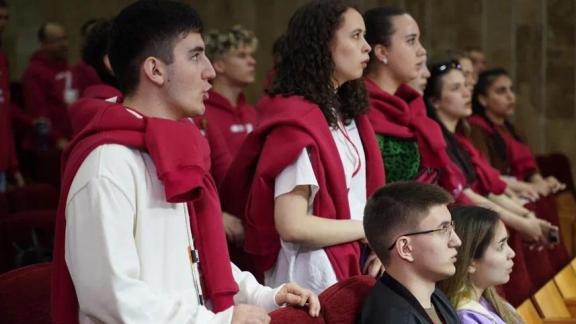 Мэтры вокального искусства провели мастер-классы для участников фестиваля «Солдатский конверт»