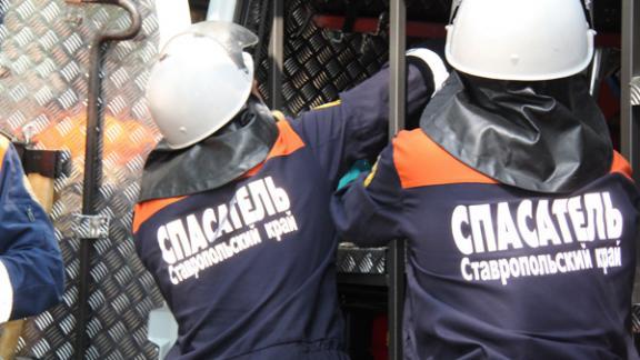 В Дивном женщина задохнулась в яме с мусором, пытаясь достать мобильный телефон