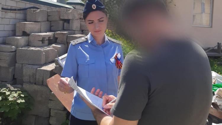 Ставрополец для снятия запрета на выезд из страны демонтировал спорный фундамент