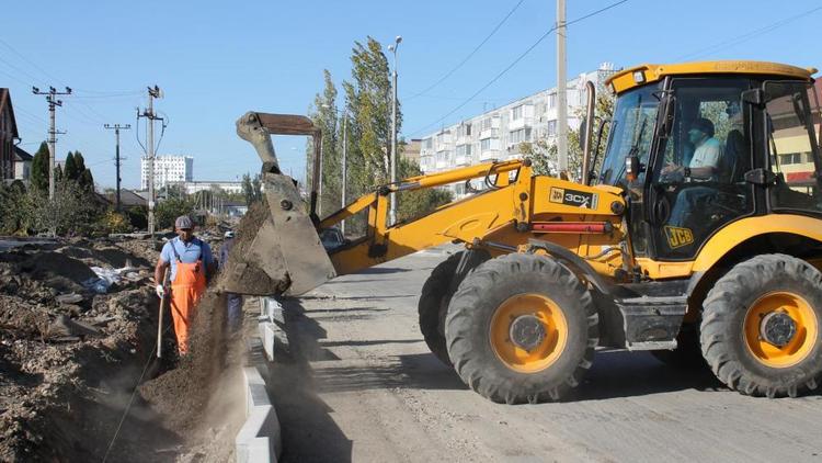 В Ставрополе на улице Ивана Щипакина строят шестиполосную дорогу