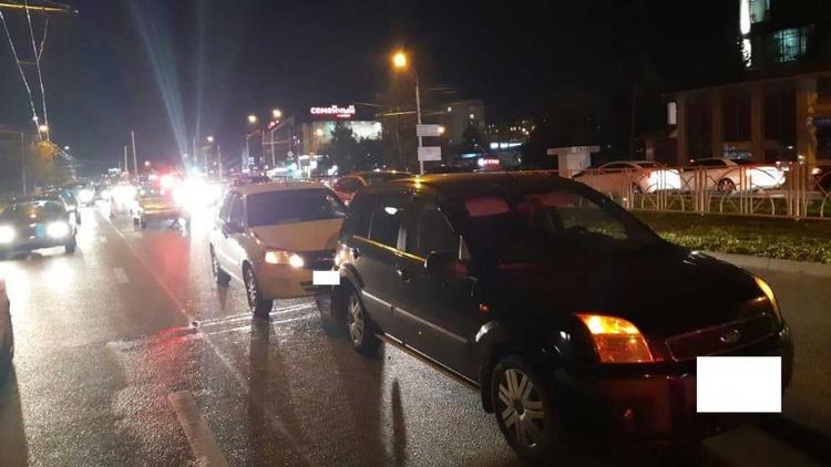 Двое детей пострадали при столкновении легковушек в Ставрополе