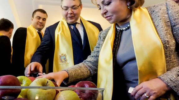 Валентина Матвиенко оценила выставку Ставропольского края в Совете Федерации