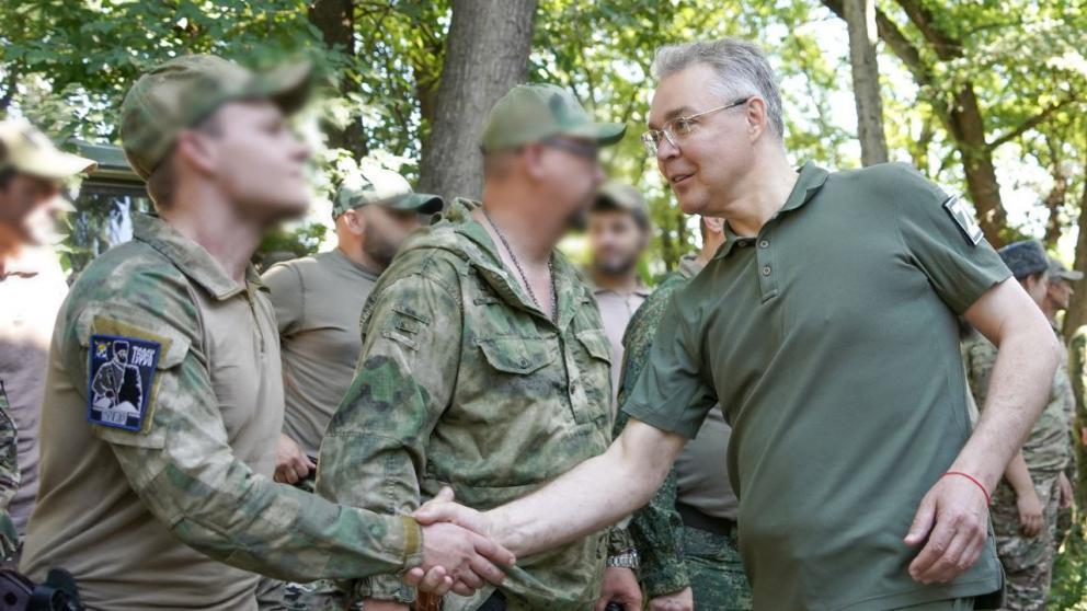 Губернатор Ставрополья передал бойцам бригады «Терек» ключи от внедорожников