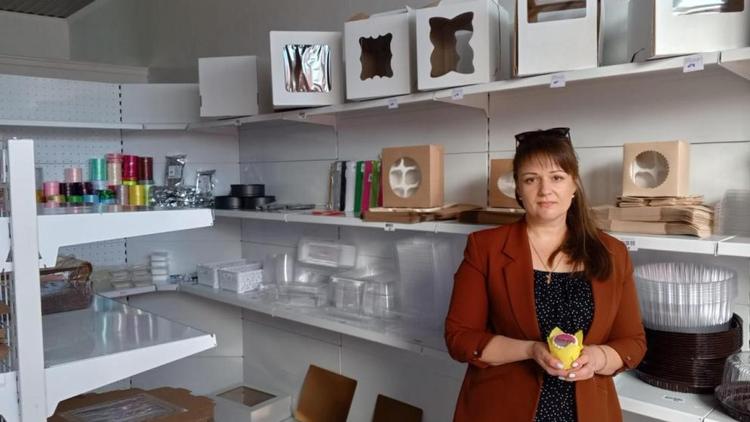 Благодаря соцконтракту в Арзгирском округе Ставрополья открыли магазин для кондитеров