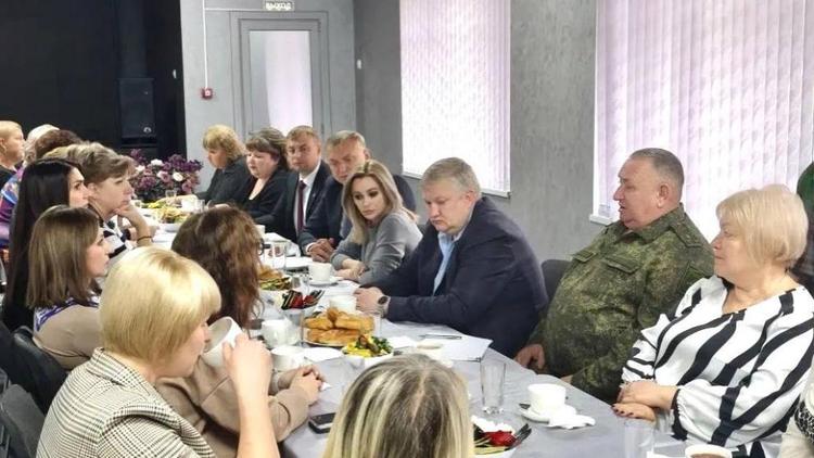 На Ставрополье «Единая Россия» поздравила женщин с Днём матери