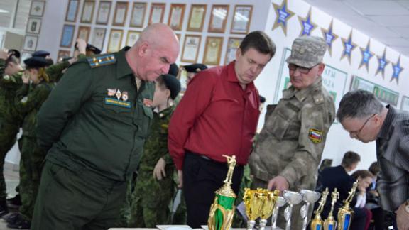 В ставропольской кадетке соревновались в стрелковом двоеборье