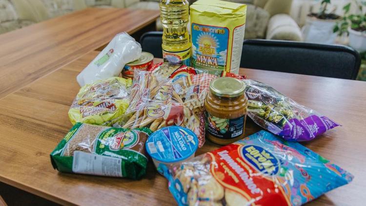 В Ставрополе нуждающимся раздали более 20 тысяч продуктовых наборов
