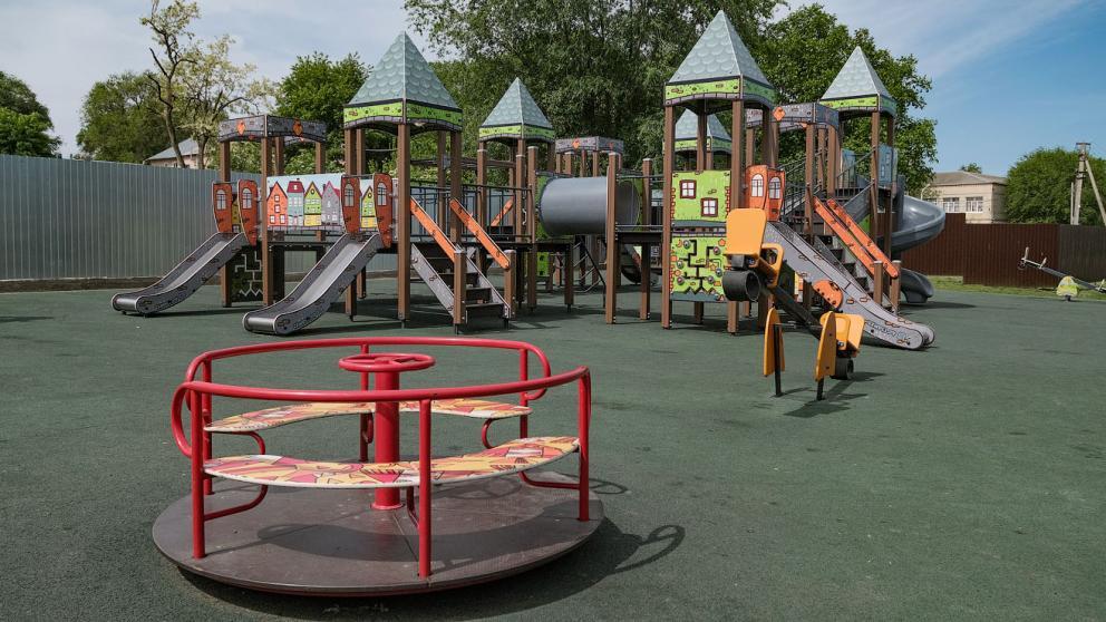 В посёлке Левобережном Будённовского округа обустроили детскую площадку