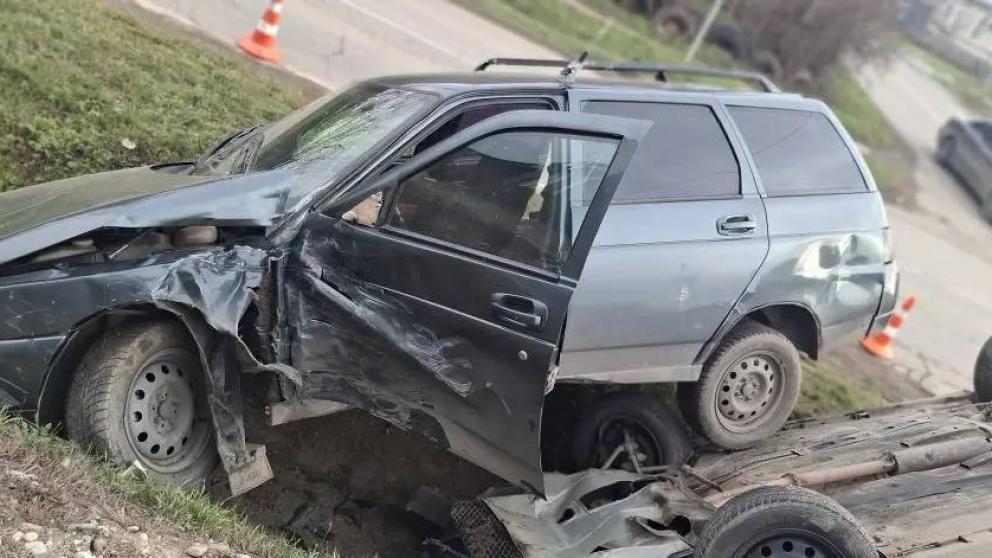 В Новоселицком округе при столкновении автомобилей пострадали трое человек