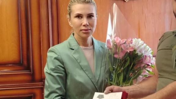 Главврач Ставропольской краевой клинической больницы получила медаль «За помощь фронту»