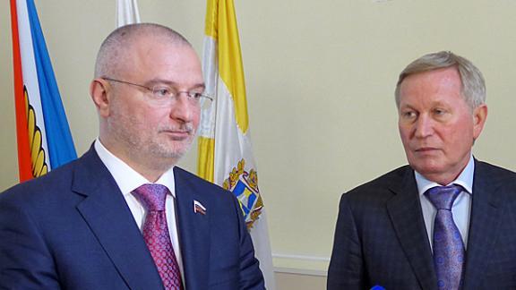 Сенаторы предлагают усилить статус общественных палат регионов