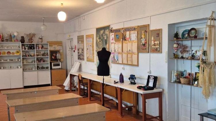 Школы Левокумского округа Ставрополья получили новое оборудование