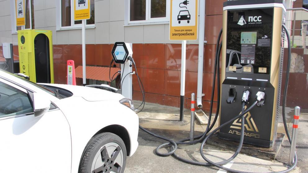 В Ставрополе открылся первый в крае зарядный хаб для электромобилей