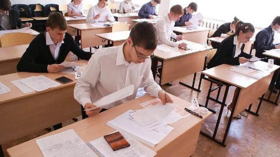 Школьники Ставрополя приступают к сдаче ЕГЭ на базе 11 пунктов