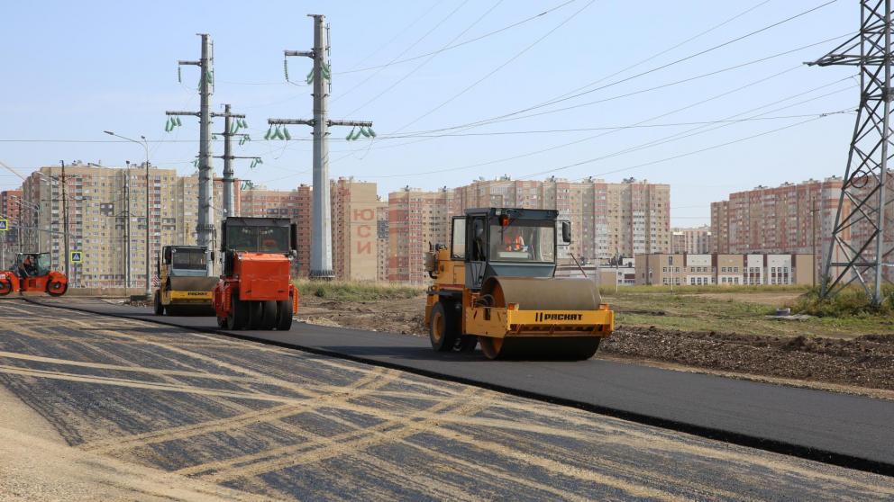 На проспекте Российском в Ставрополе началась укладка асфальта