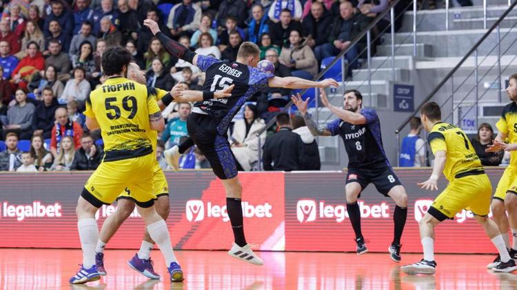 Гандболисты «Виктора» в Ставрополе разгромили саратовских «аграриев»