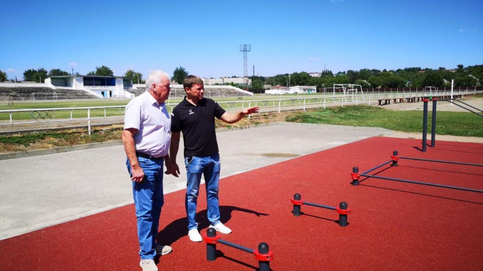 В селе Александровском завершается строительство спортплощадки для сдачи норм ГТО