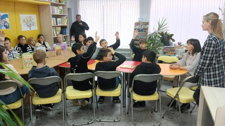 В детской библиотеке Андроповского округа отметили День многодетной семьи