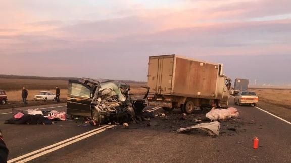 По факту ДТП с 6 жертвами в Кочубеевском районе возбуждено уголовное дело