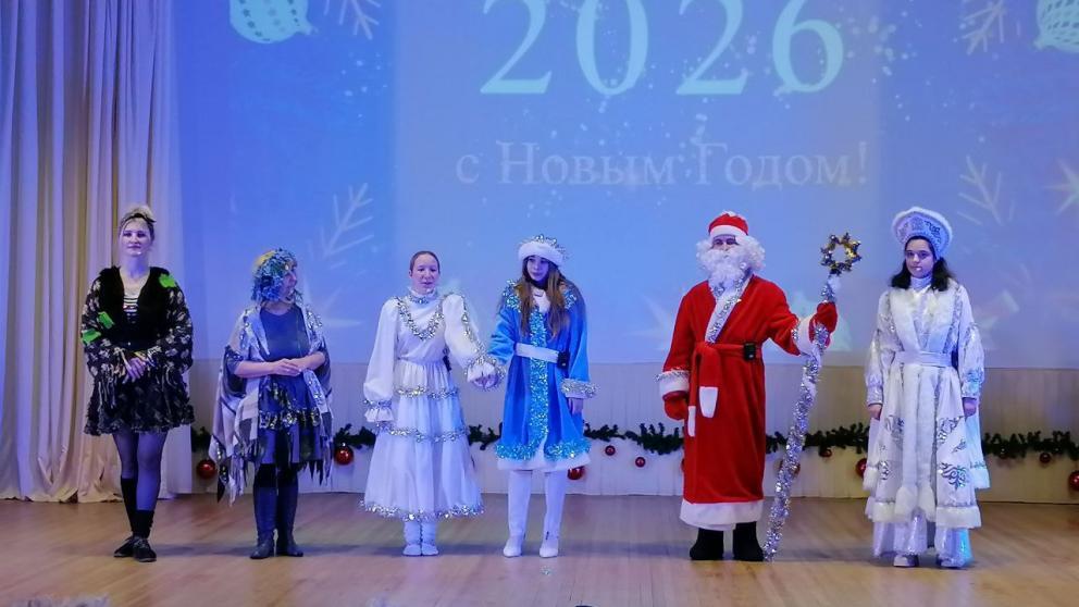 В Грачёвском округе для детей провели праздничные новогодние представления