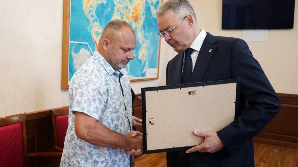 Глава Ставрополья передал Золотую звезду Героя России родителям погибшего бойца СВО