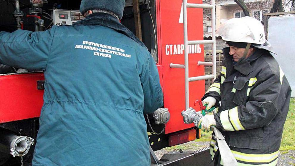 В Минераловодском ГО сгорела хозпостройка на частном подворье