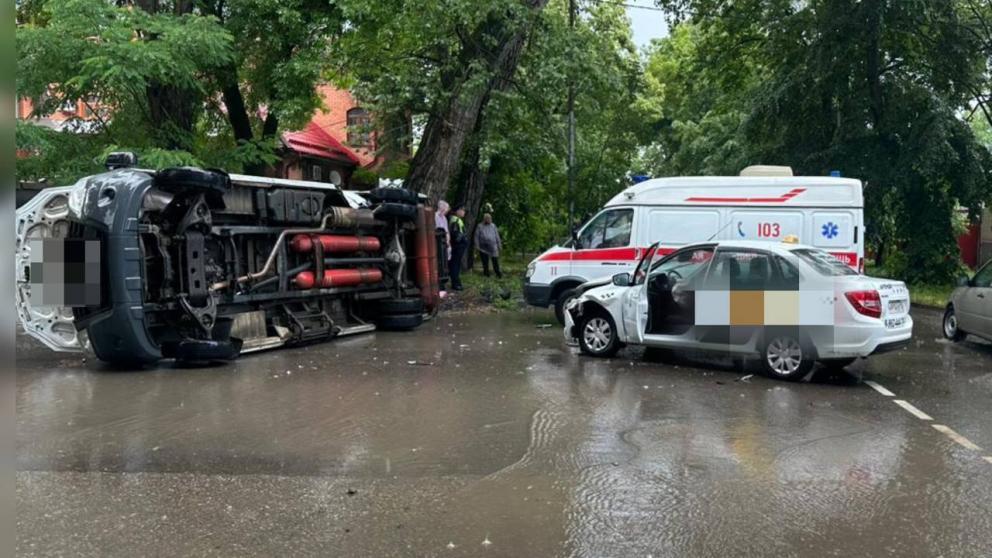 Шестеро пассажиров маршрутки пострадали в ДТП в Ессентуках