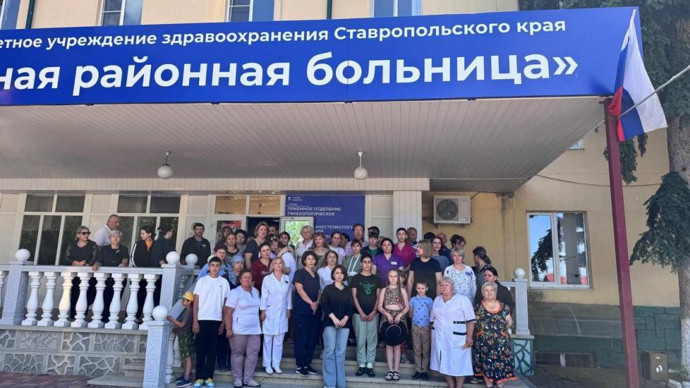 Сотрудники Предгорной райбольницы создали картину из свечей в память о ВОВ