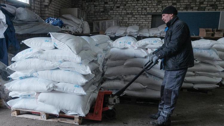 В торговые сети Ставрополья стал поступать сахар-песок