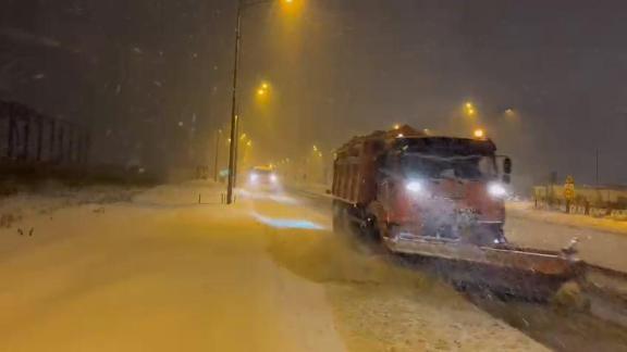 В Ставрополе всю минувшую ночь боролись с последствиями снегопада