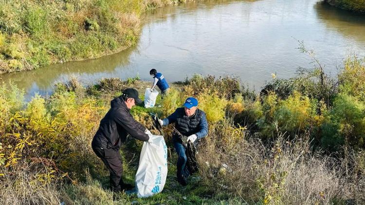 В Советском и Александровском округах Ставрополья прошли субботники 