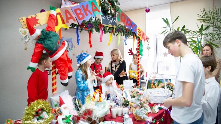 В Ставрополе прошла благотворительная ярмарка в поддержку участников СВО