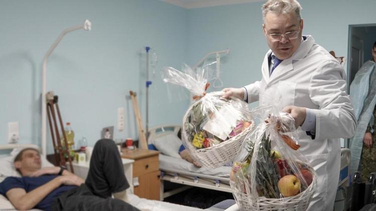 Губернатор Ставрополья навестил бойцов СВО в военном госпитале