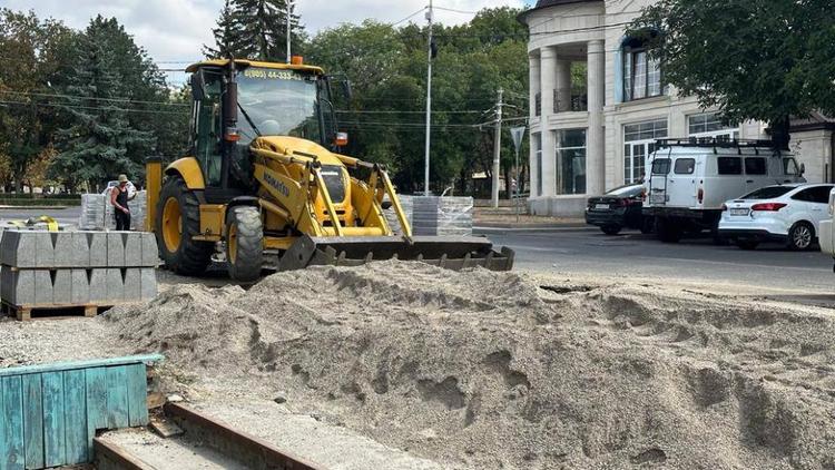 В Пятигорске благоустраивают сквер «Подкова»