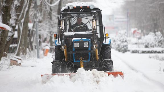 В Ставрополе в усиленном режиме идёт расчистка снега