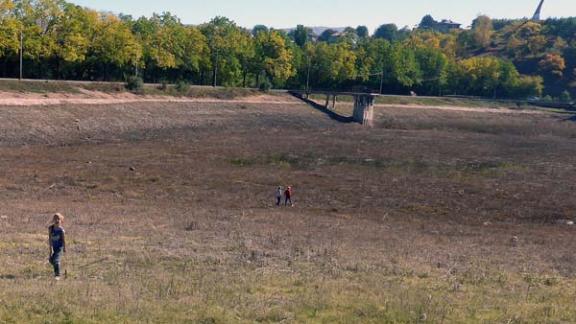 Старое озеро в Кисловодске спустили из-за течи в дамбе