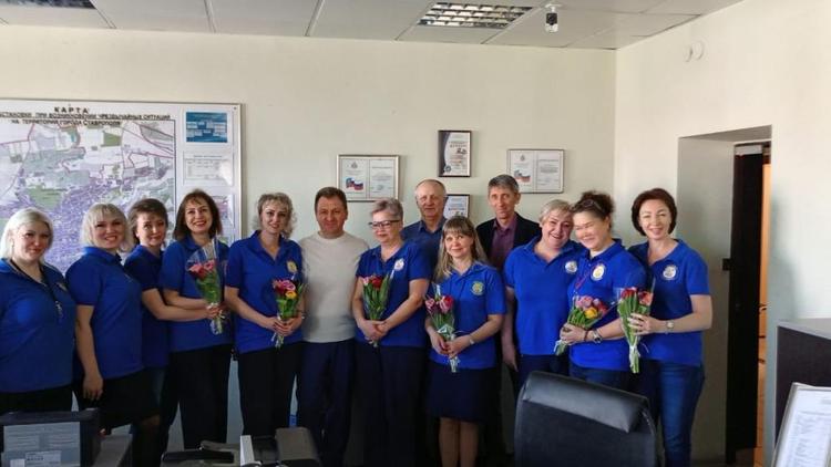 Глава Ставрополя поздравил женщин дежурной смены ЕДДС с 8 Марта 