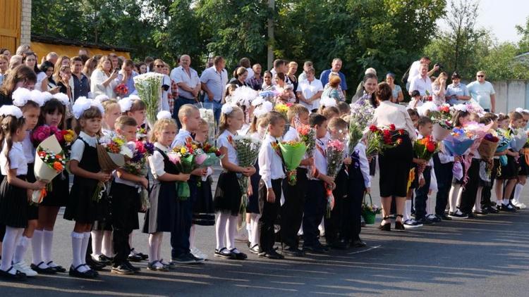 В селе Ивановском на Ставрополье после капремонта открыли школу