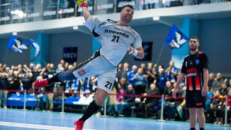 Гандболисты «Виктора» в Астрахани одолели динамовцев и готовятся к встрече с московскими армейцами